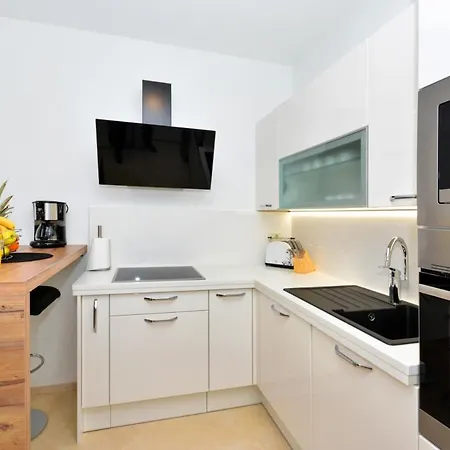 Sleeps 8 With Pool Air Con And Wifi Villa *